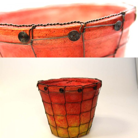 Odrátovaný obarvený květináč